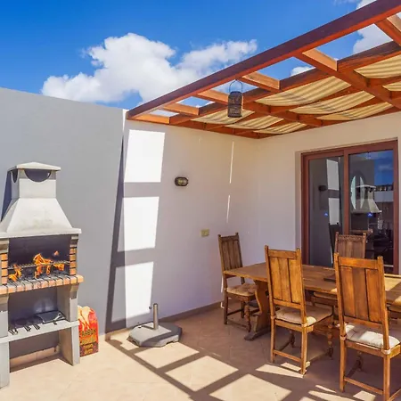 Luar Villa